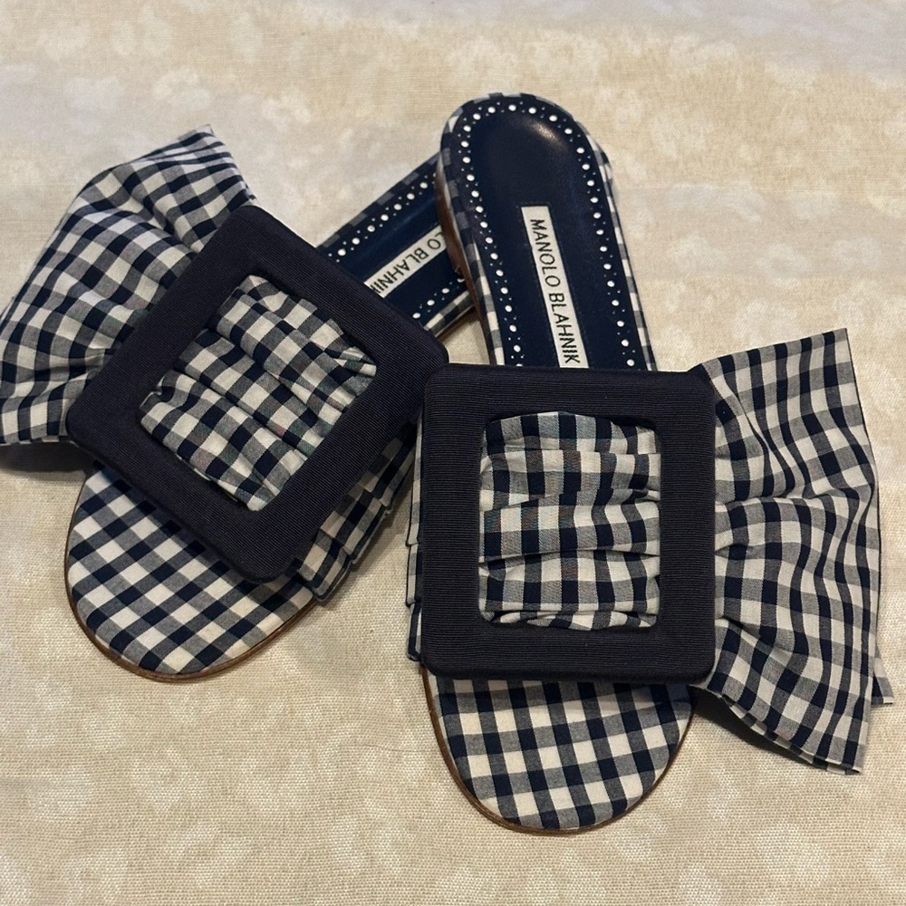 Manolo Blahnik Flariabi flat sandals square buckle blue white plaid EUC size 37
